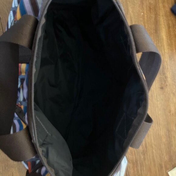 Le Sportsac Weekend or Gym Bag with Small pouch - Picture 7 of 9